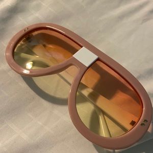 SUNGLASSES 106